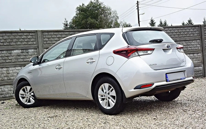 Toyota Auris cena 64500 przebieg: 98000, rok produkcji 2018 z Łódź małe 562